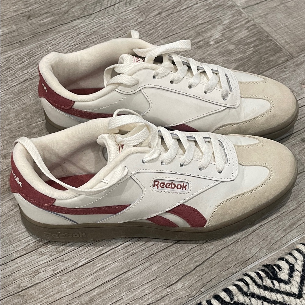 Reebok Cream and Rose Casual Sneakers